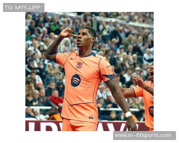 拉什福德分享海钓乐趣笑容灿烂展现多彩业余生活 拉什福德分享海钓乐趣笑容灿烂展现多彩业余生活