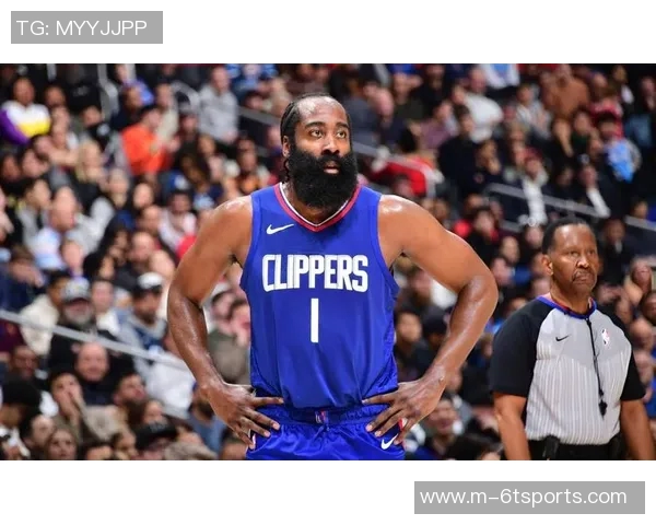 哈登半场表现出色10投6中砍下并列最高16分三分球命中率高达60无失误 哈登半场表现出色10投6中砍下并列最高16分三分球命中率高达60无失误