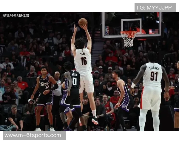 杨瀚森三分球初投命中后勇敢出手但命中率仍需提升 杨瀚森三分球初投命中后勇敢出手但命中率仍需提升