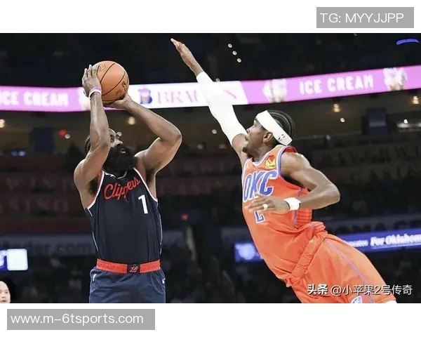 本赛季新东家表现抢眼鲍威尔场均得分领先KD小波特紧随其后 本赛季新东家表现抢眼鲍威尔场均得分领先KD小波特紧随其后