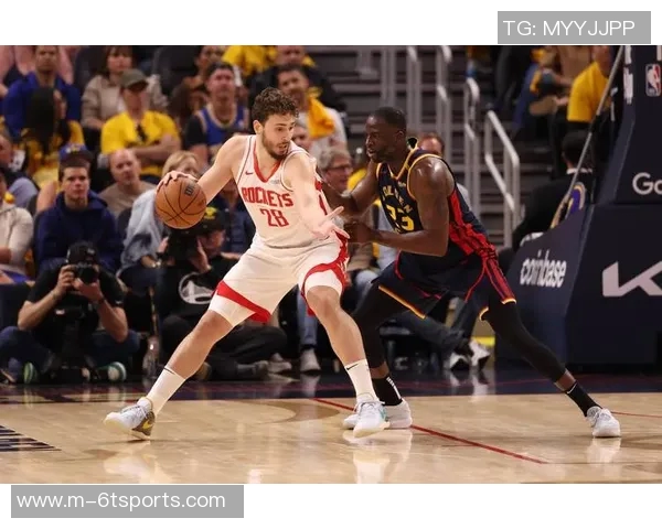 申京与亚当斯默契配合卡佩拉迅速融入双塔战术体系