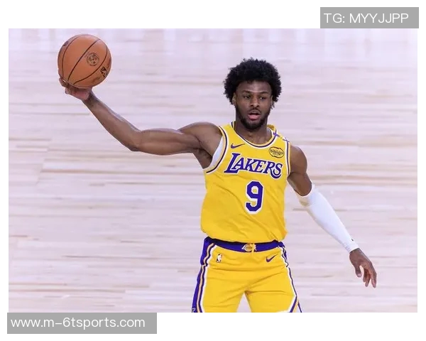 前NBA球员质疑布朗何时能获得认可50分双料MVP带领残阵绿军排第三